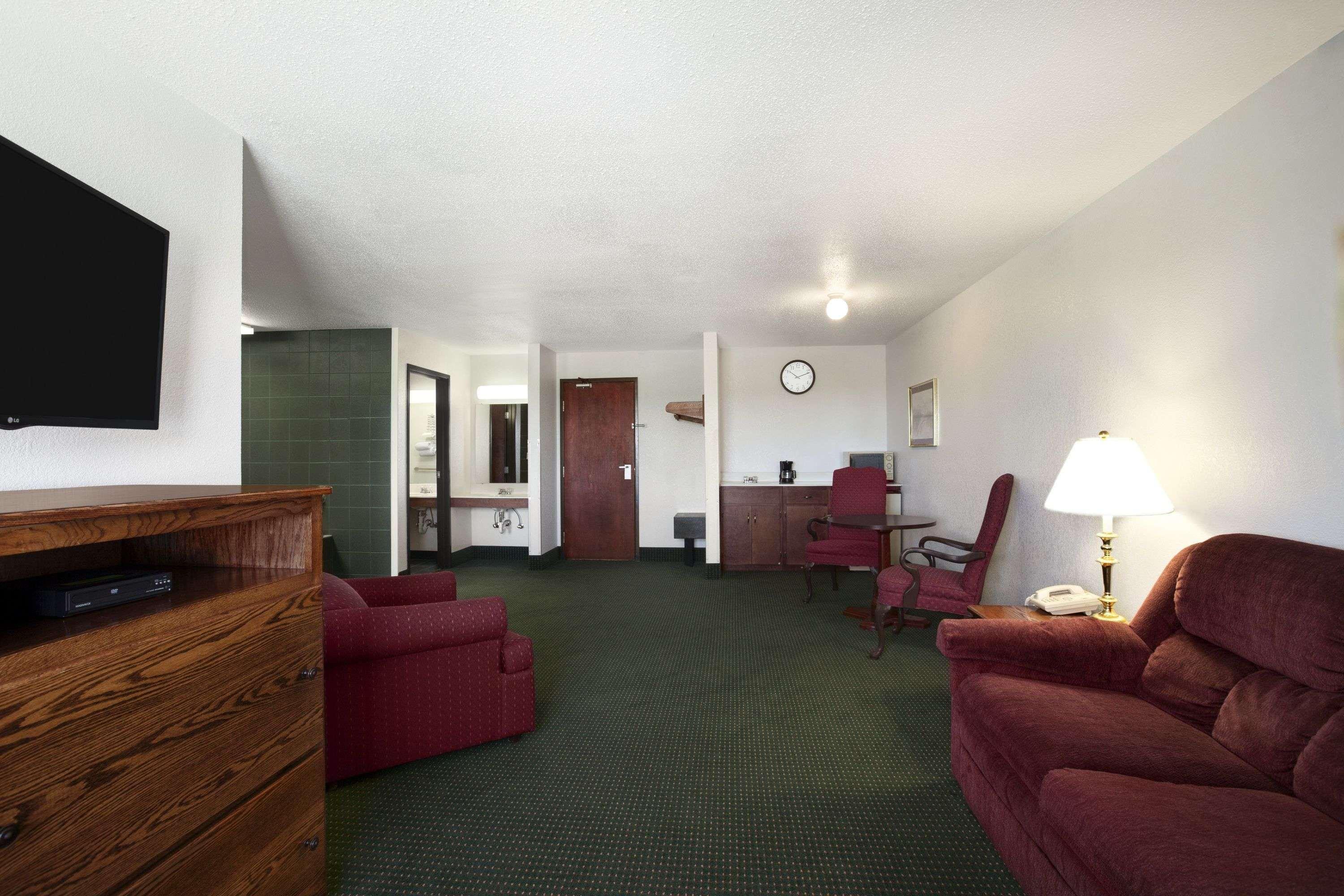 Super 8 By Wyndham Bowling Green Экстерьер фото
